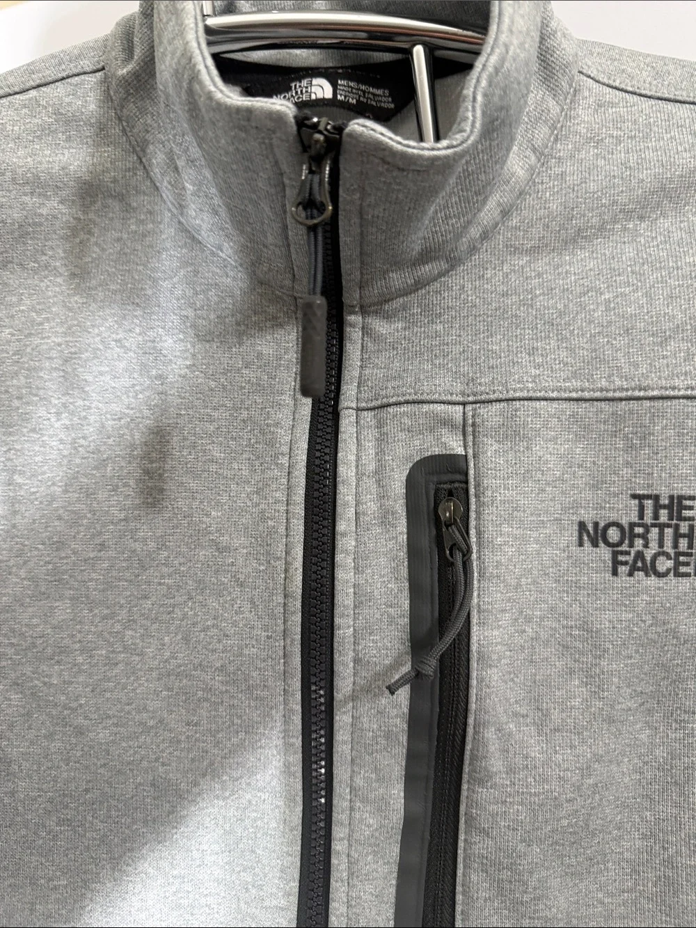 The North Face Light Gray Men’s Quarter-Zip Fleece Pullover